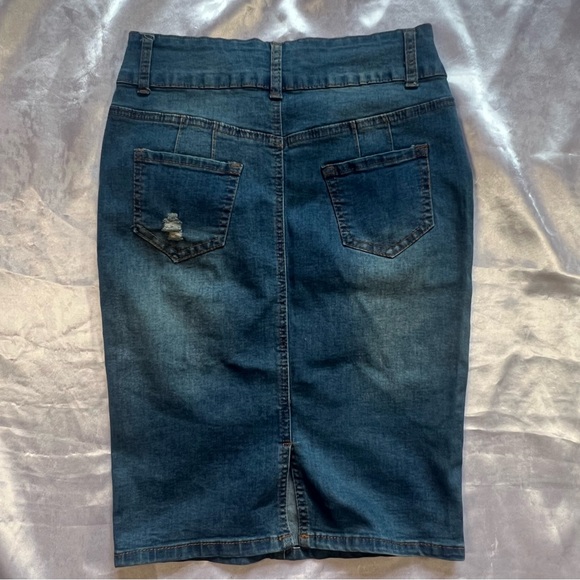 Distressed Denim Pencil Skirt - Picture 3 of 6